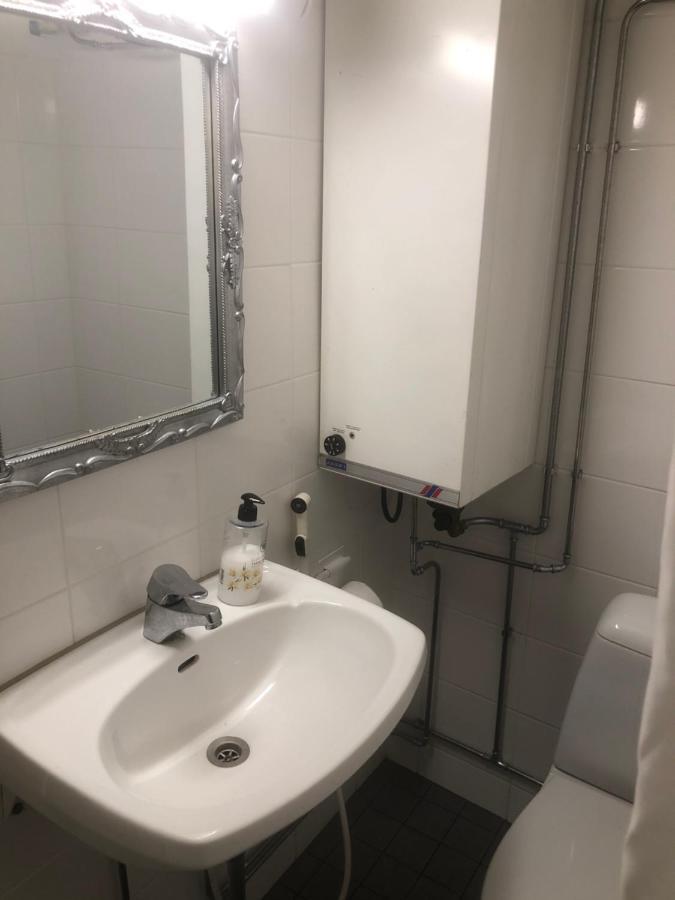 Ferienwohnung Puutaloyksioe 1 Km Turun Rautatieasemalta Turku Exterior foto
