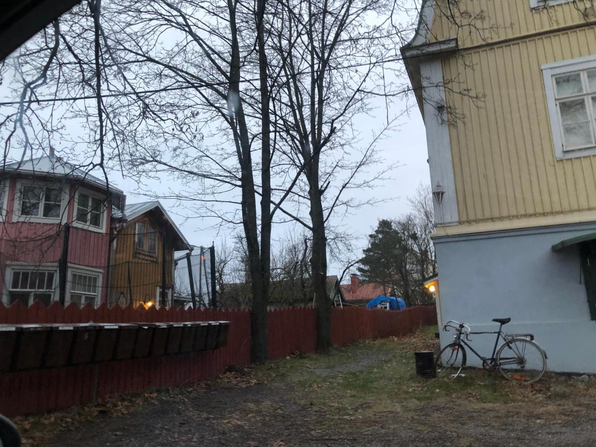 Ferienwohnung Puutaloyksioe 1 Km Turun Rautatieasemalta Turku Exterior foto